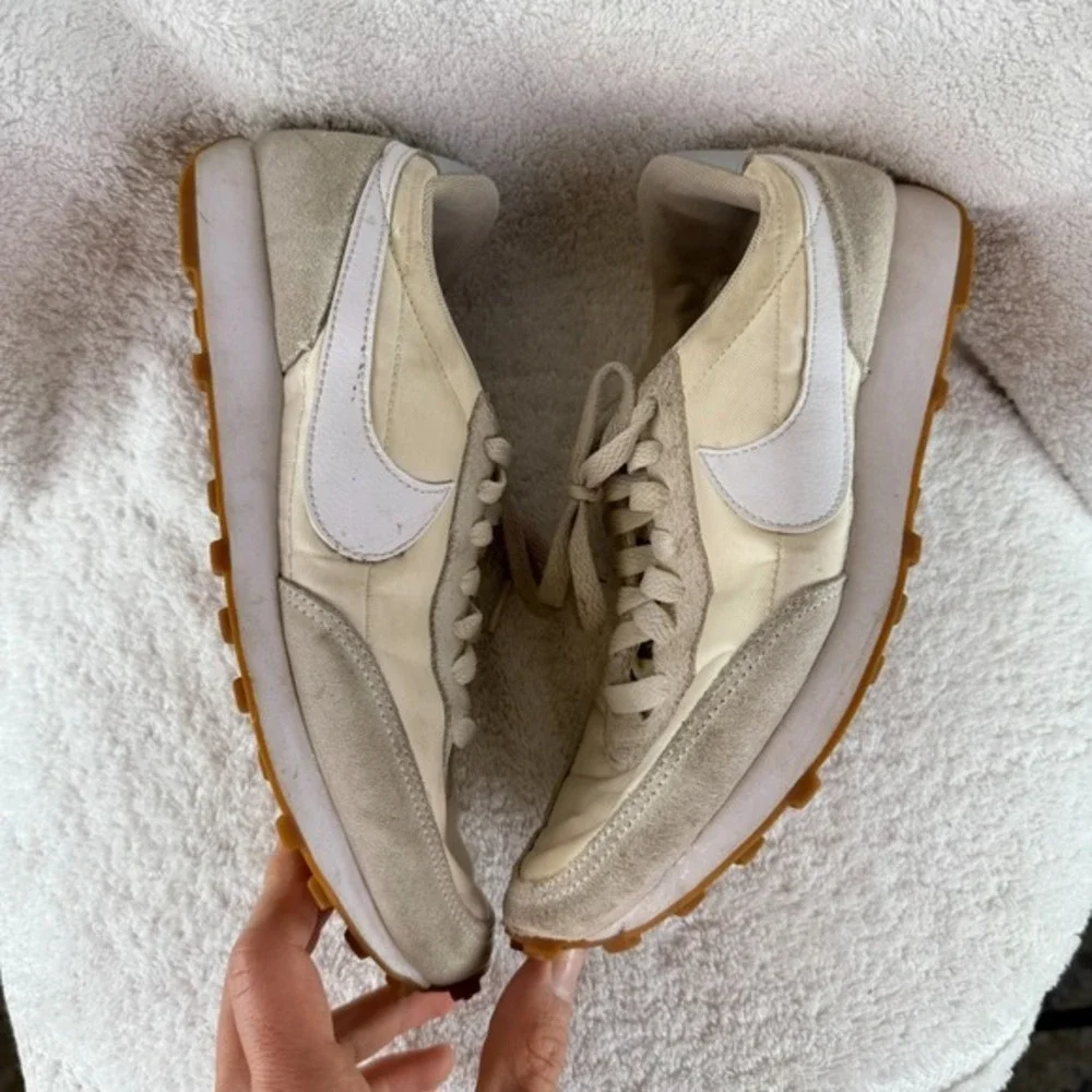 Nike Daybreak Summit Women's Sz 8 Ivory White Gum Bottom Running Sneaker Shoe‎